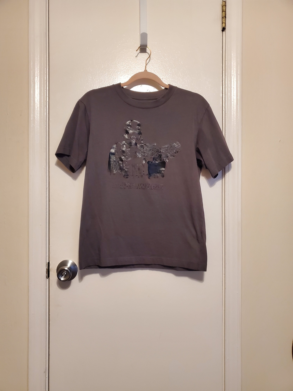 Uniqlo Star Wars Short Sleeve Gray Graphic Tee